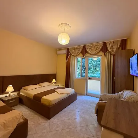 Gasthuis & Vogli's House 3*